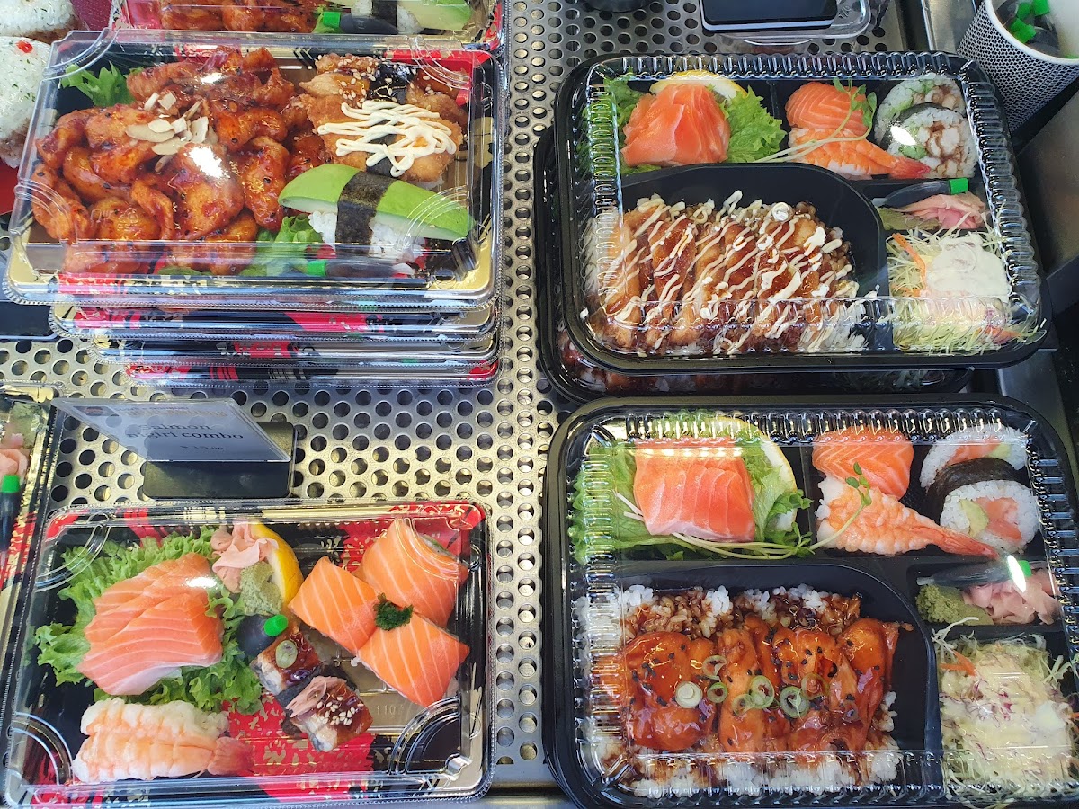 Sushi And Donburi- Highlanders Photos 2